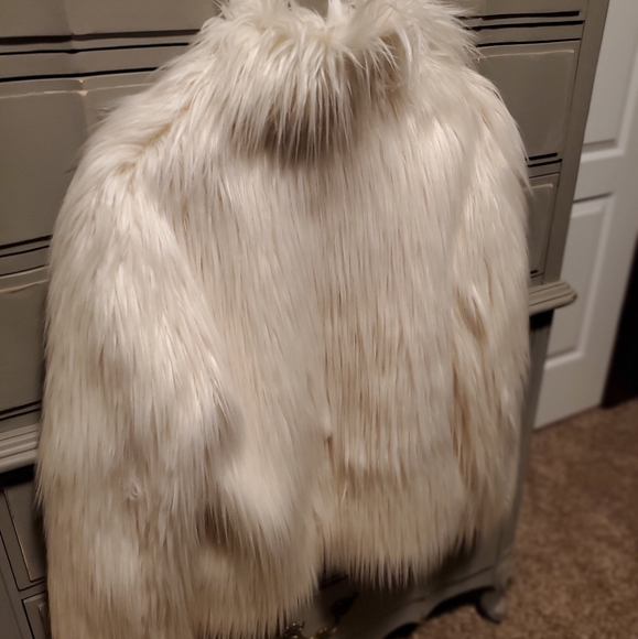 Babaton Faux Fur Coat - Picture 2 of 5